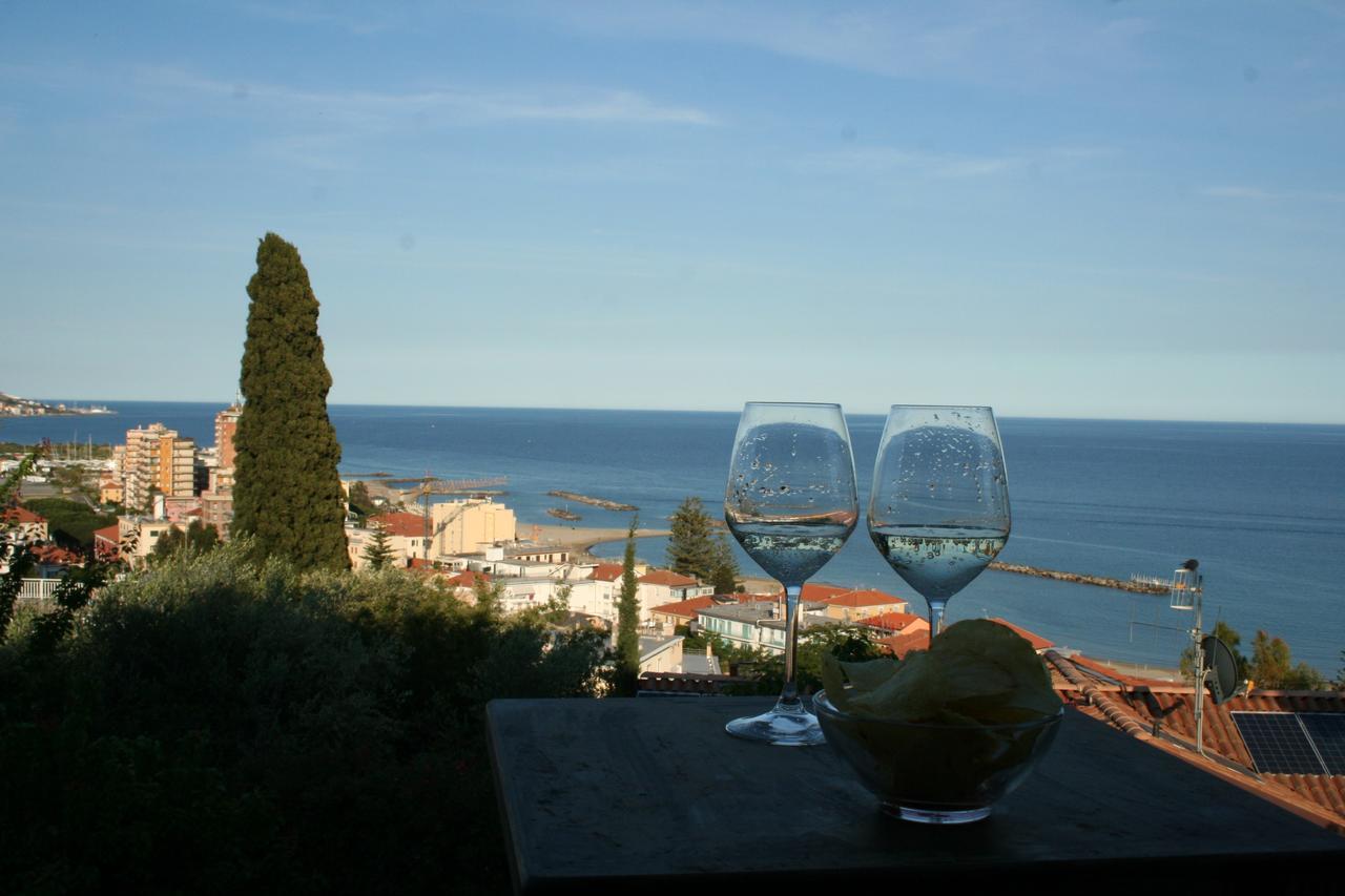 La Dolce Vita Arma di Taggia Luaran gambar