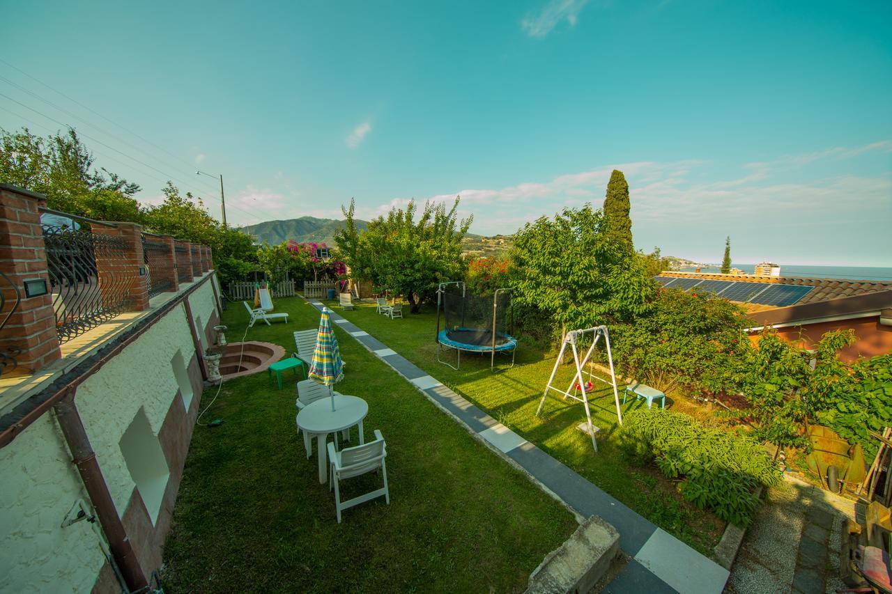La Dolce Vita Arma di Taggia Luaran gambar